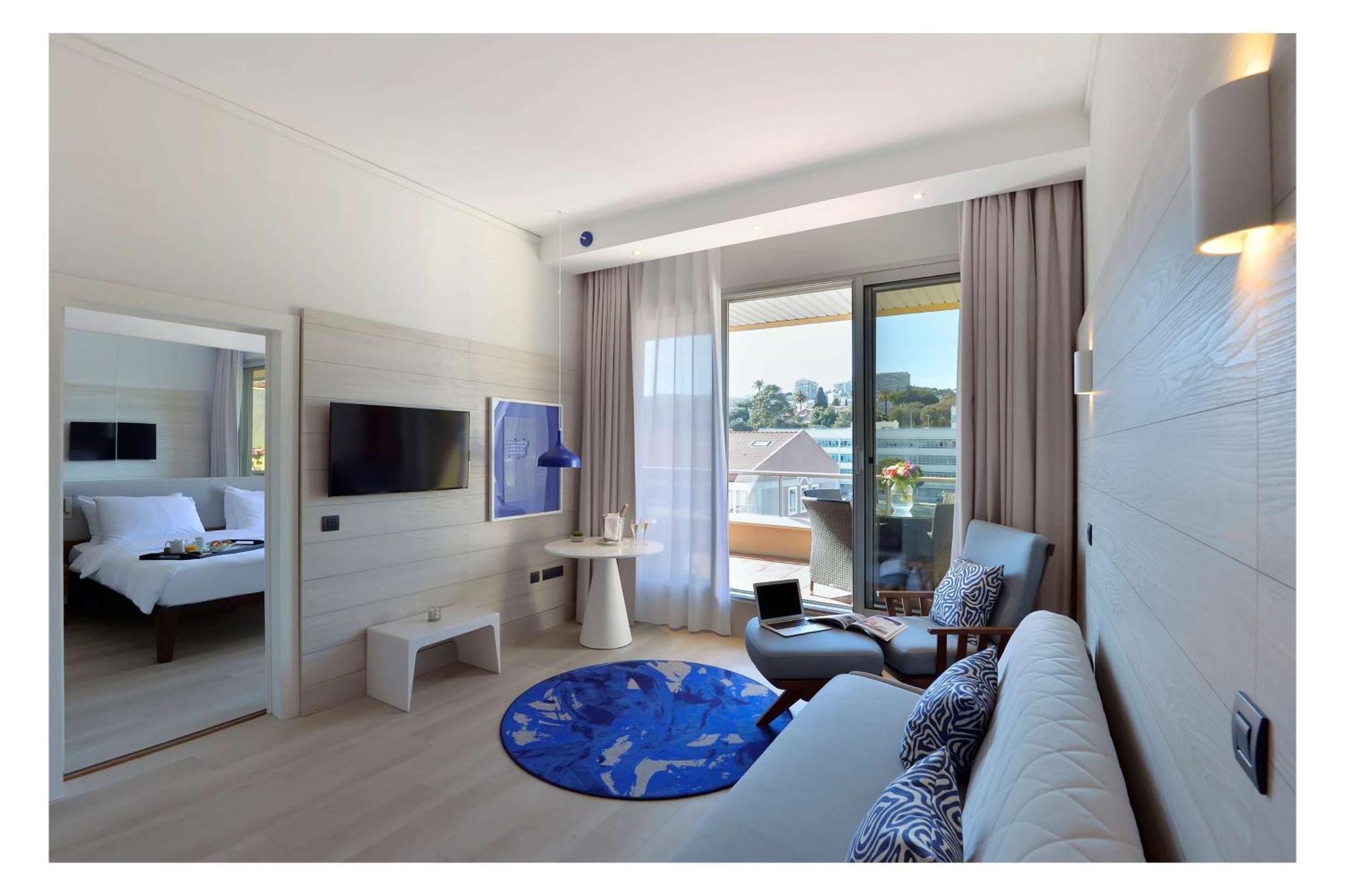 Radisson Blu 4*